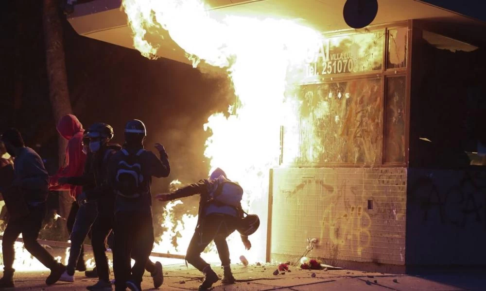 Κολομβία: Νεκροί και τραυματίες στις διαδηλώσεις κατά της φορολογικής μεταρρύθμισης